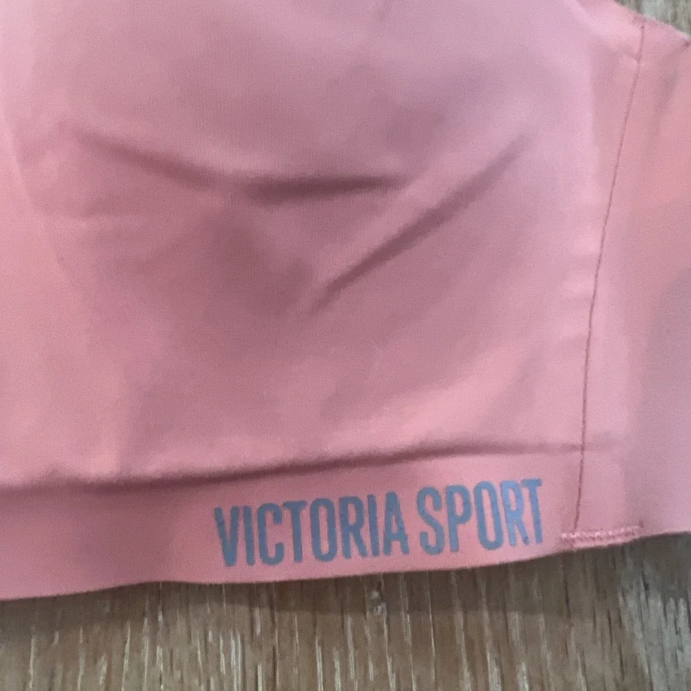 Victoria's Secret Victoria Sport bra 32C Angel Max Pink Peach‎ Racer back padded